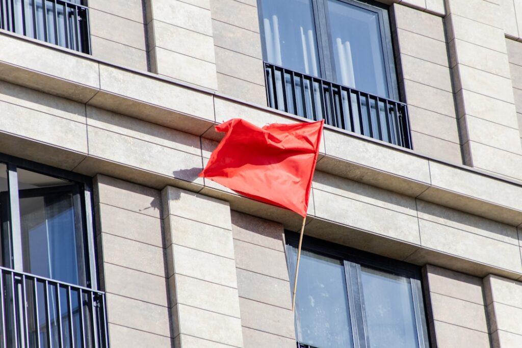 2. Red Flags That Scream Fake