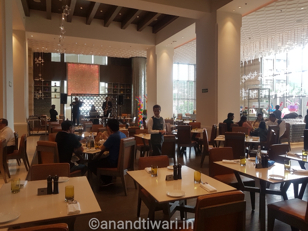 1. Multiple Specialty Restaurants Under One Roof