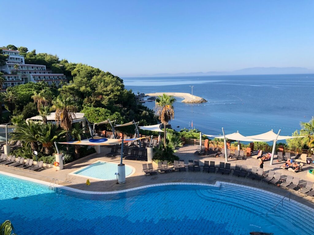 7. D Maris Bay