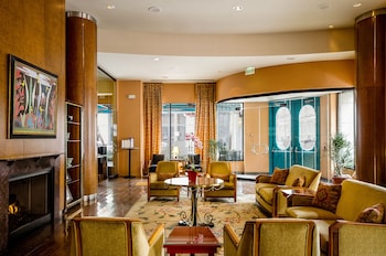 Business Bay: Contemporary Style with Metro Access