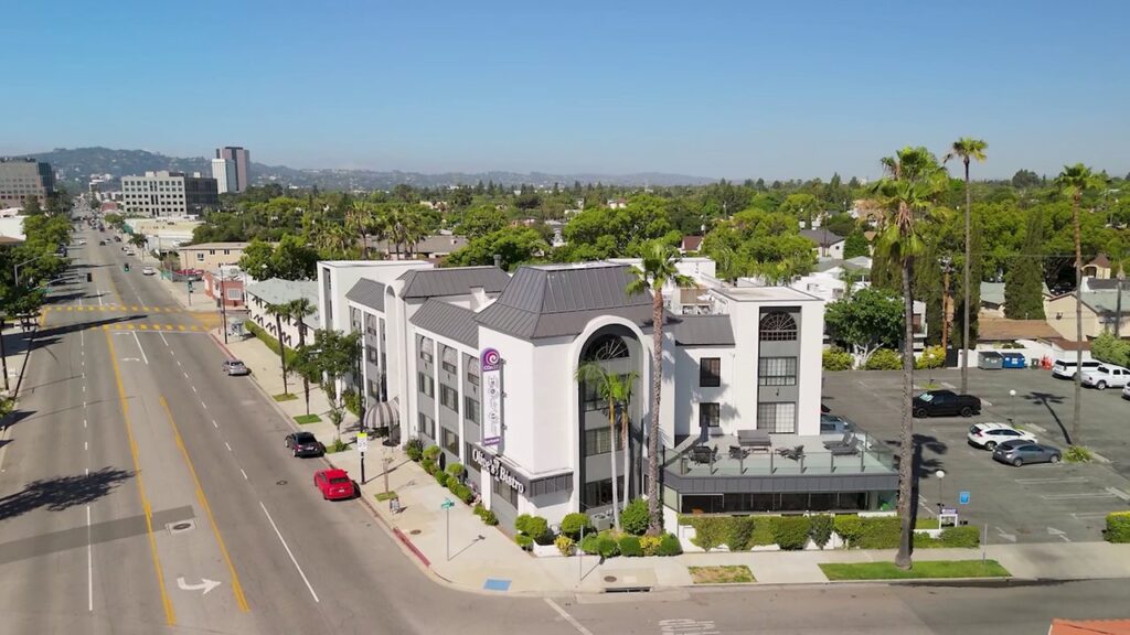 The Hotel Advantage: Urban Sophistication and Flexibility