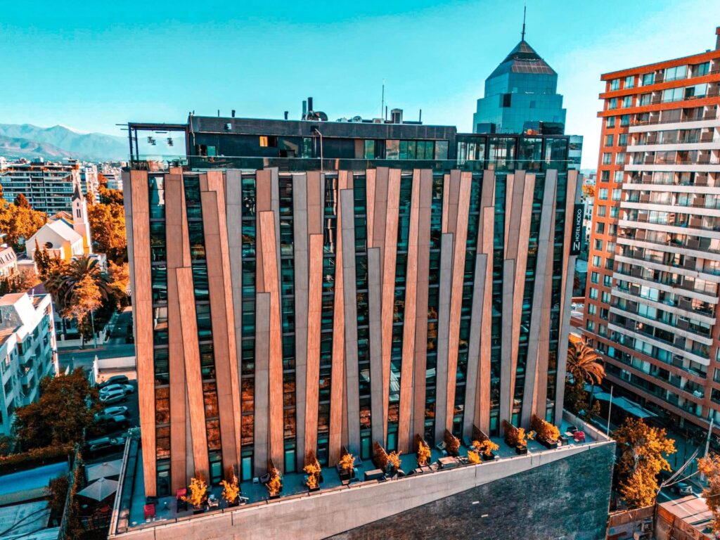 The Modern Business Hotel: Refined Efficiency Meets Urban Convenience