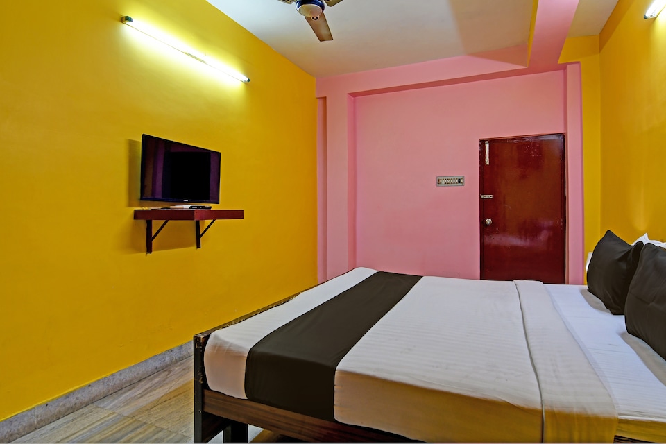 Top Budget Hotels Along the Red Line